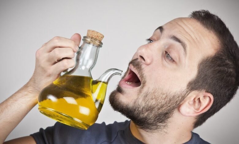 التخلص من شوكة السمك في الحلق في المنزل